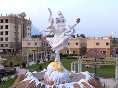 20ft Statue